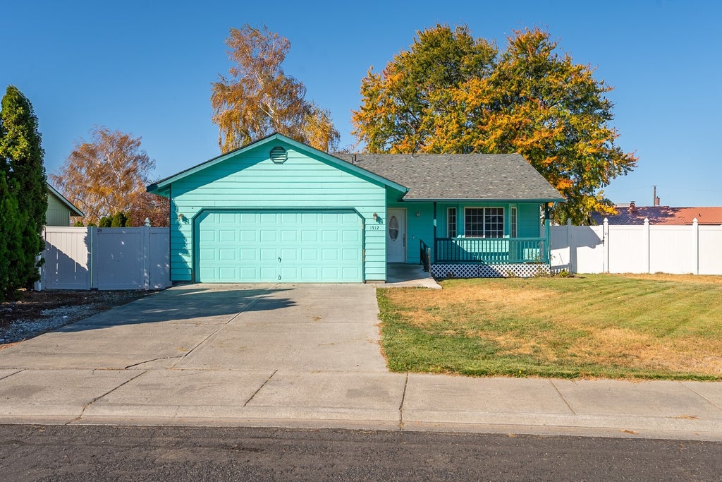 Photo of 1512 S James Avenue, Moses Lake, WA 98837 (MLS # 2596477)