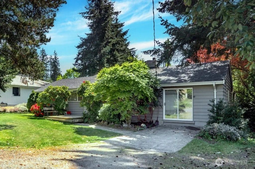 Photo of 10131 NE 192nd Street, Bothell, WA 98011 (MLS # 2372668)