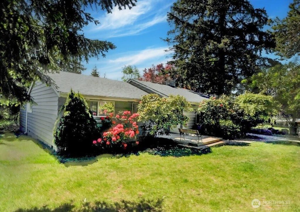 Photo of 10131 NE 192nd Street, Bothell, WA 98011 (MLS # 2372668)