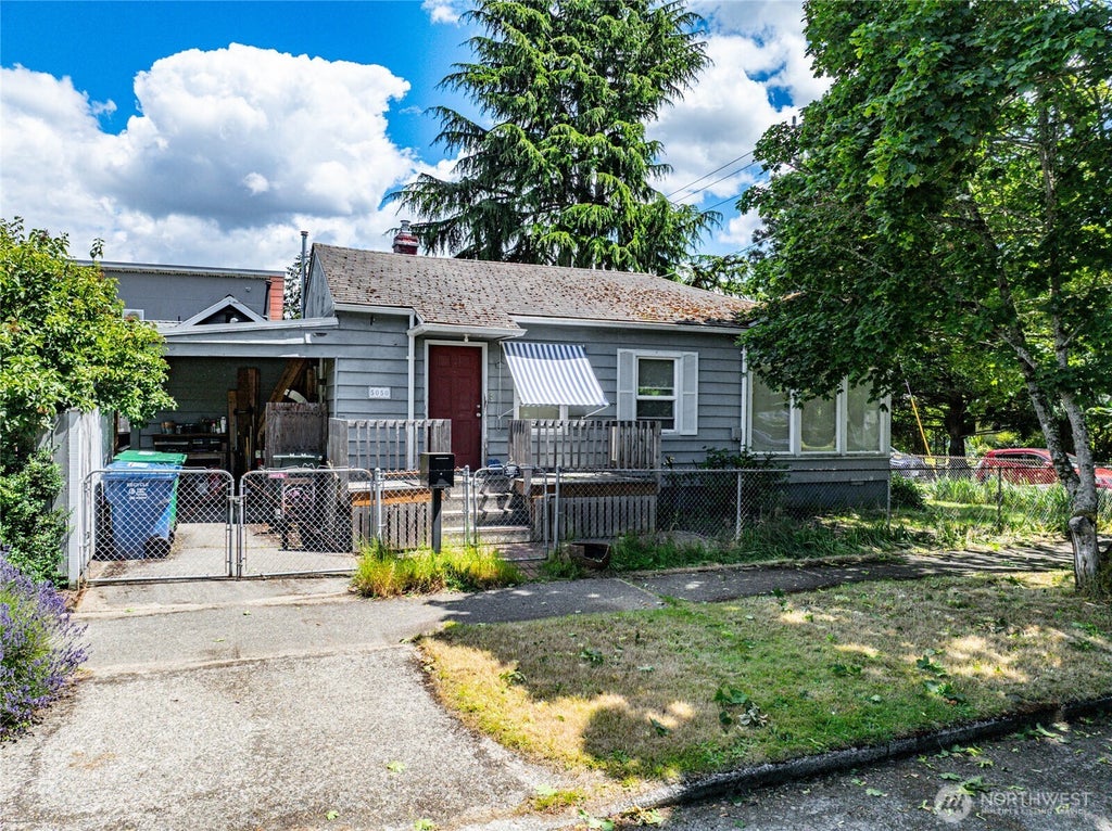 Photo of 5050 50th Avenue SW, Seattle, WA 98136 (MLS # 2542307)