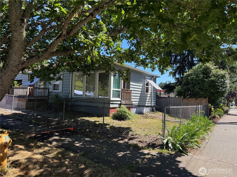 5050 50th Avenue SW