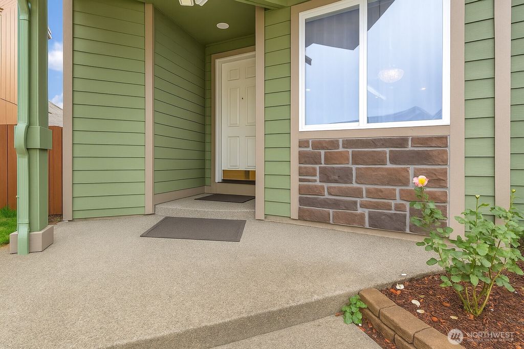 Photo of 17915 25th Ave E Ave, Tacoma, WA 98445 (MLS # 2478490)