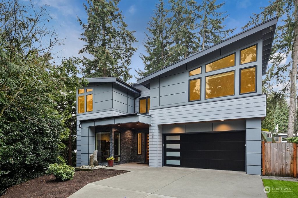 Photo of 13011 NE 74th Street, Kirkland, WA 98033 (MLS # 2020878)
