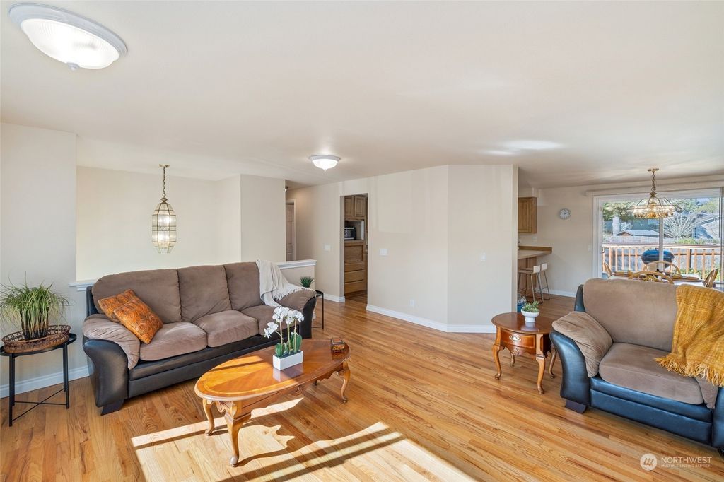 Photo of 13012 SE 164th Street, Renton, WA 98058 (MLS # 2299201)