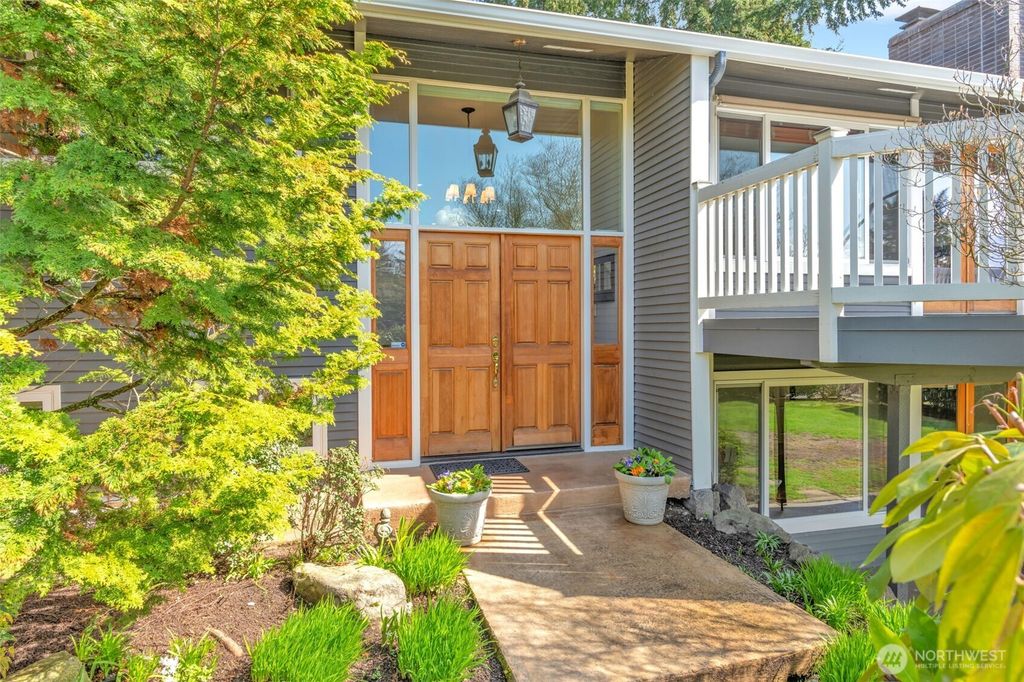 Photo of 5210 111th Avenue NE, Kirkland, WA 98033 (MLS # 2354700)