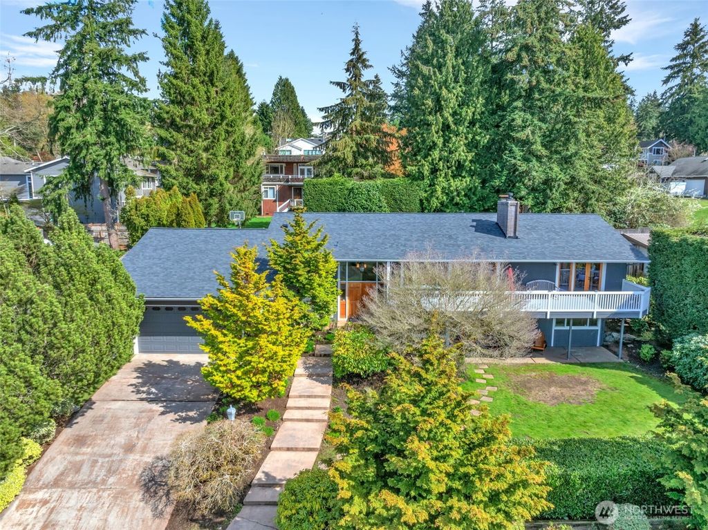 Photo of 5210 111th Avenue NE, Kirkland, WA 98033 (MLS # 2354700)