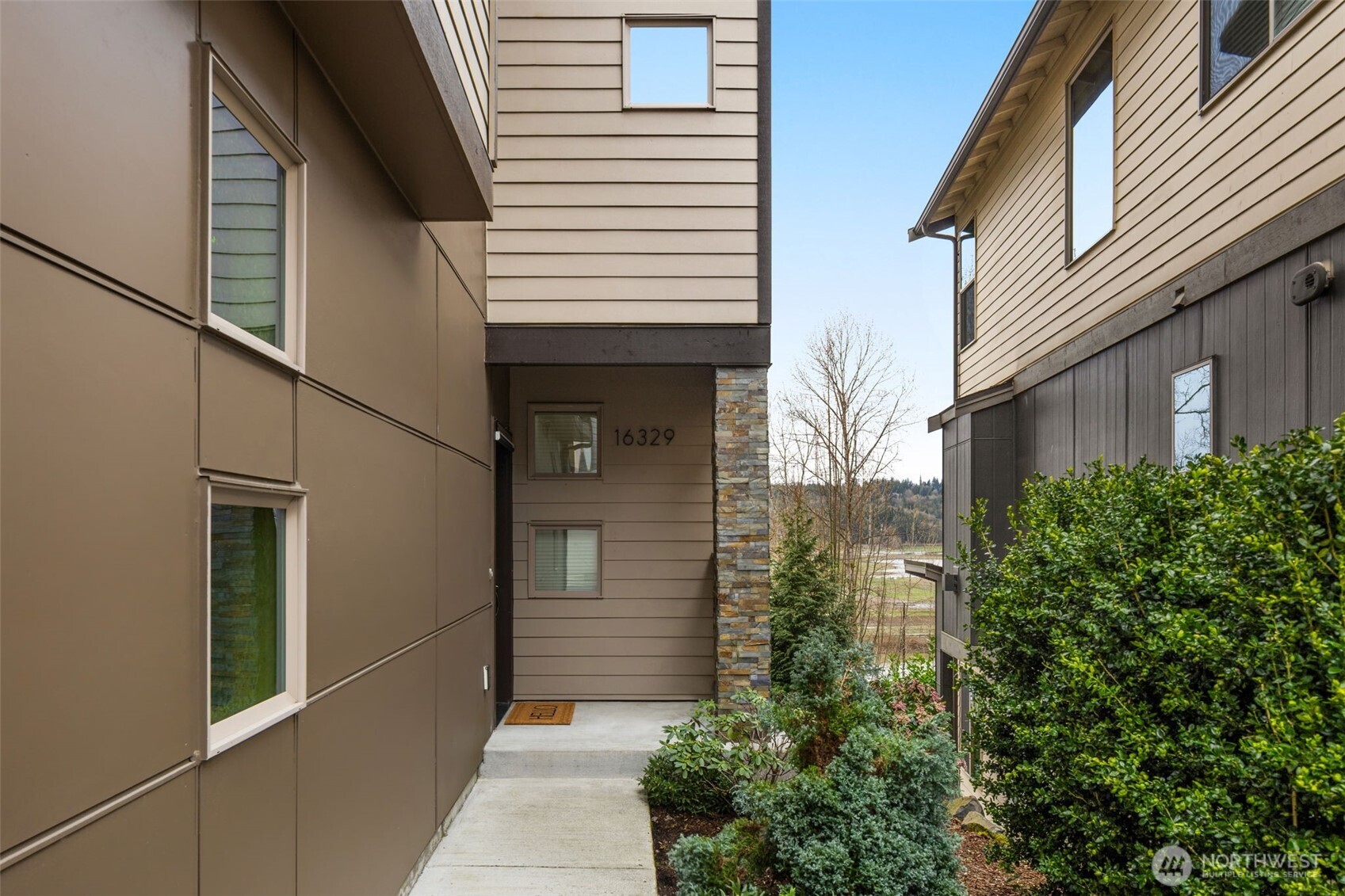 16329 Main View Lane NE