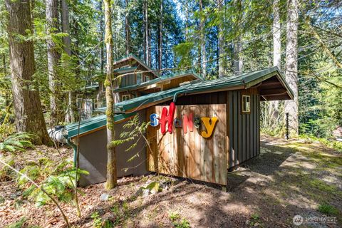 Photo of 63595 W Cascade Way, Marblemount, WA 98267 (MLS # 2514019)