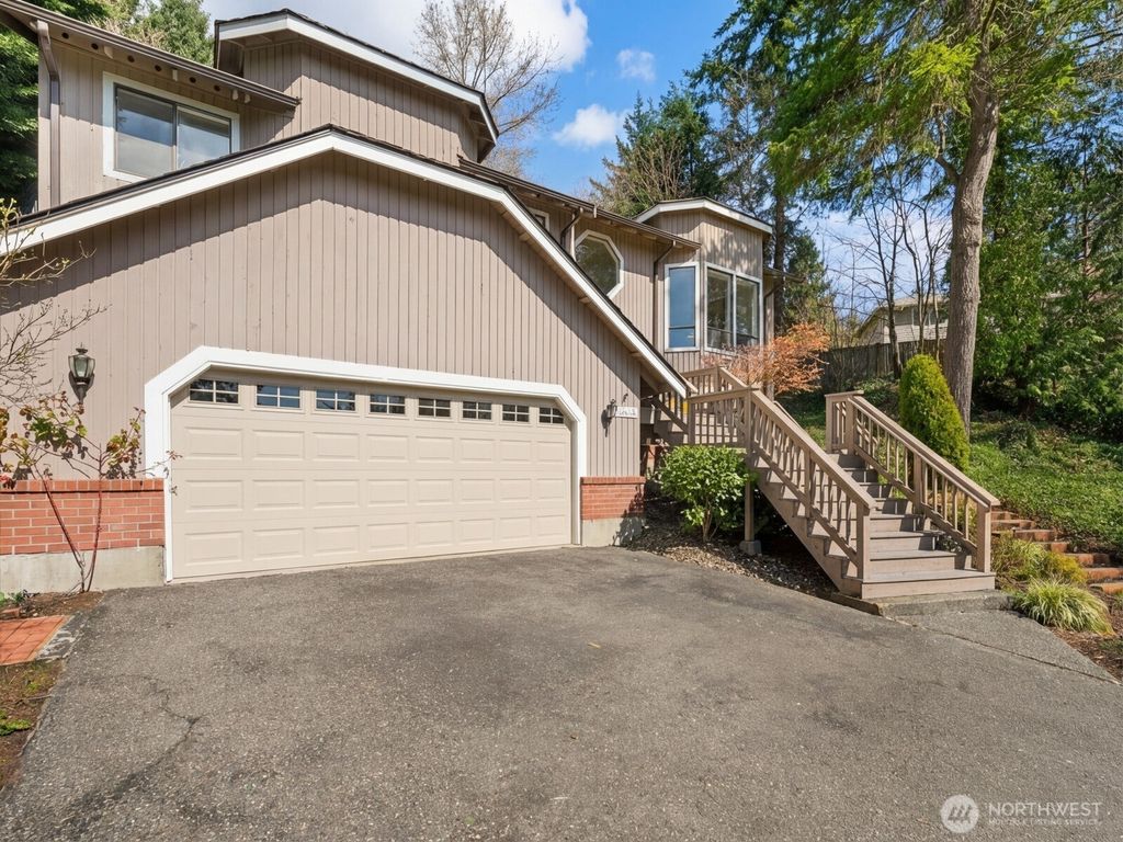 Photo of 14812 SE 62nd Court, Bellevue, WA 98006 (MLS # 2484176)