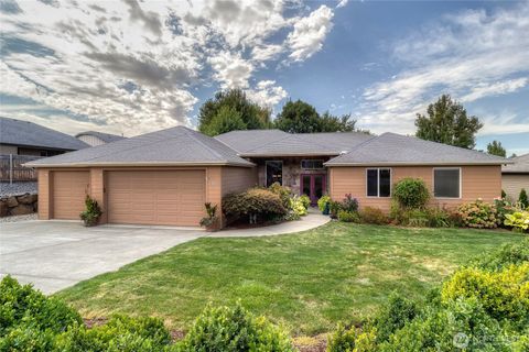 Photo of 108 Wedgewood Road, Walla Walla, WA 99362 (MLS # 2417802)