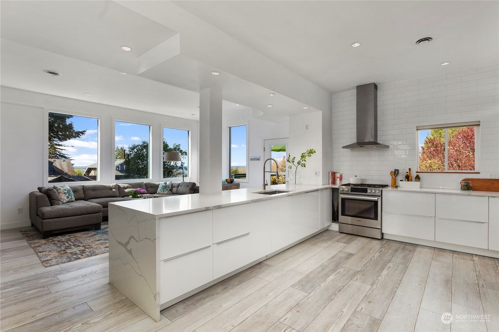 Photo of 4136 SW Austin Street, Seattle, WA 98136 (MLS # 2199788)