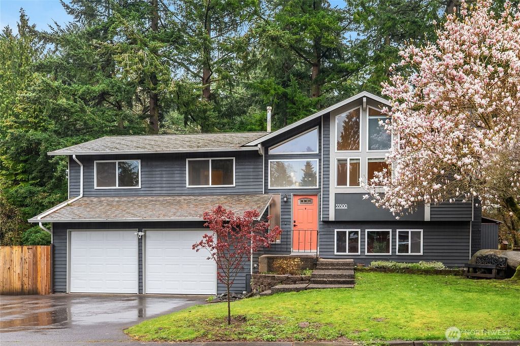 Photo of 33500 PL SW 33rd Pl, Federal Way, WA 98023 (MLS # 2502433)