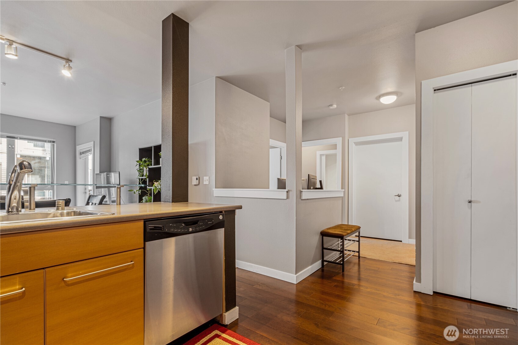 1410 E Pine Street W224