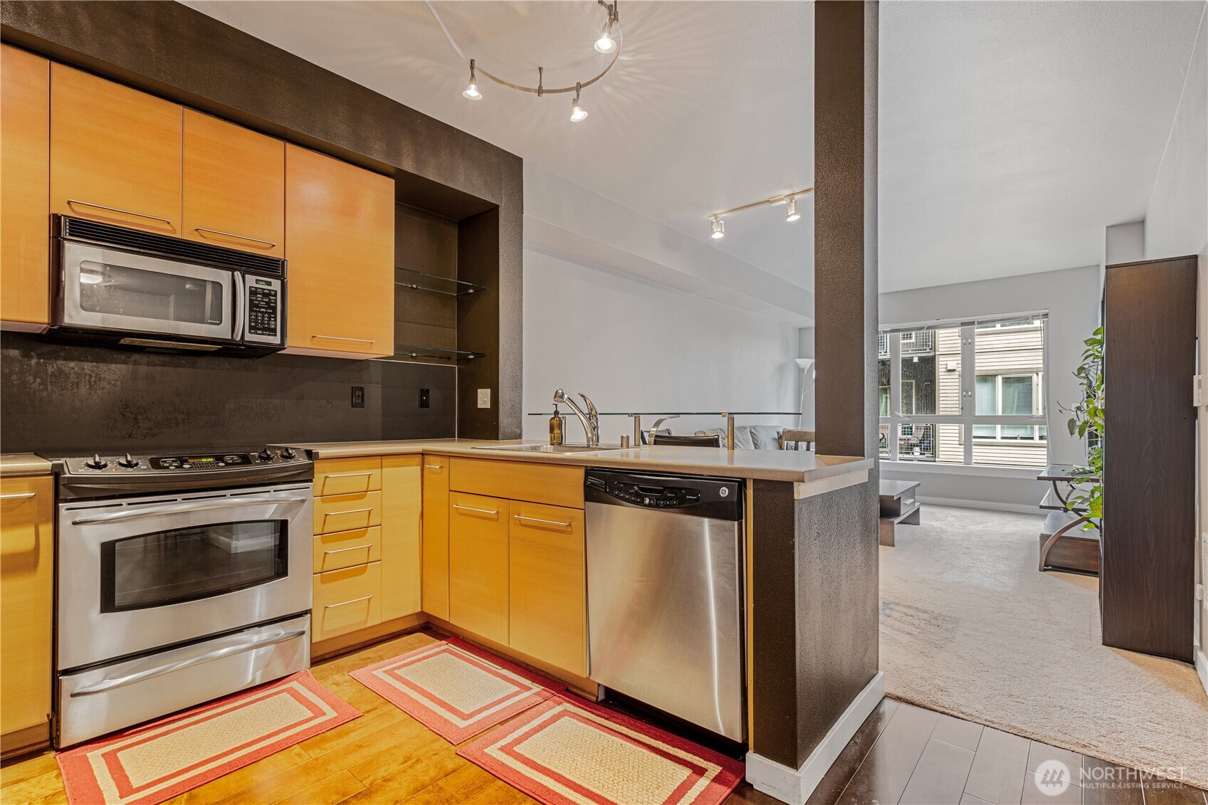 1410 E Pine Street W224