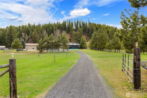 Photo of 4010 Teanaway Middle Fork Road, Cle Elum, WA 98922 (MLS # 2502589)