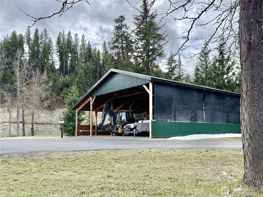 Photo of 4010 Teanaway Middle Fork Road, Cle Elum, WA 98922 (MLS # 2502589)