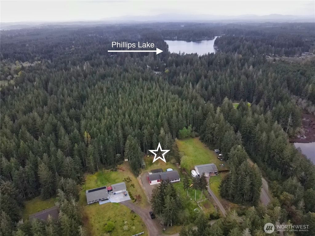 Photo of 40 E Jarrett Drive, Shelton, WA 98584 (MLS # 2512867)