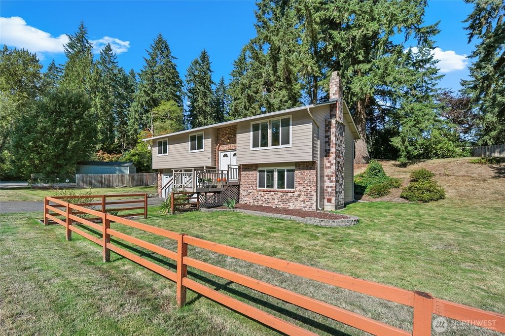 Photo of 18610 NE 157th Place, Woodinville, WA 98072 (MLS # 2436720)