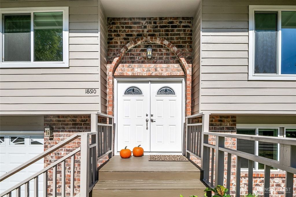 Photo of 18610 NE 157th Place, Woodinville, WA 98072 (MLS # 2436720)