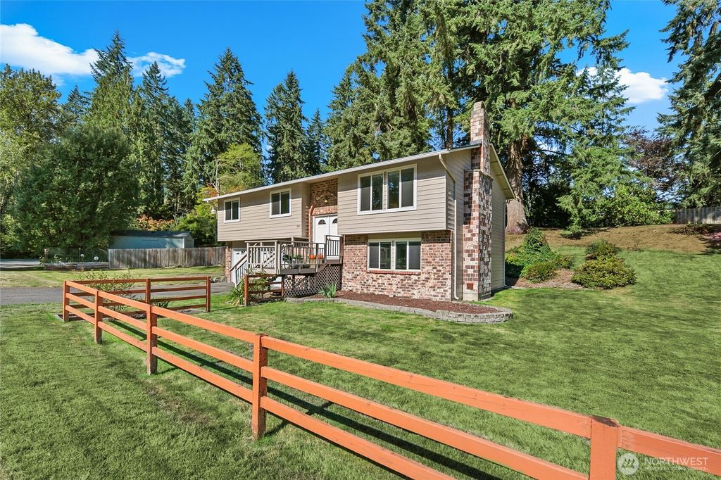 Photo of 18610 NE 157th Place, Woodinville, WA 98072 (MLS # 2436720)