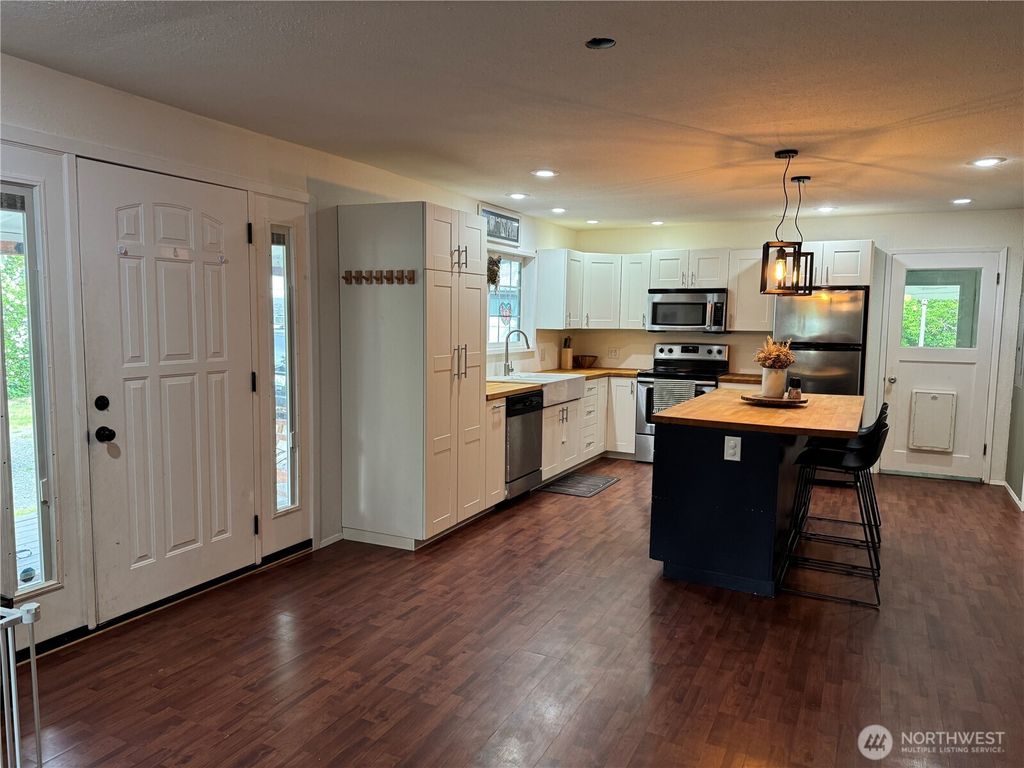 Photo of 158 Gharet Road, Randle, WA 98377 (MLS # 2513054)