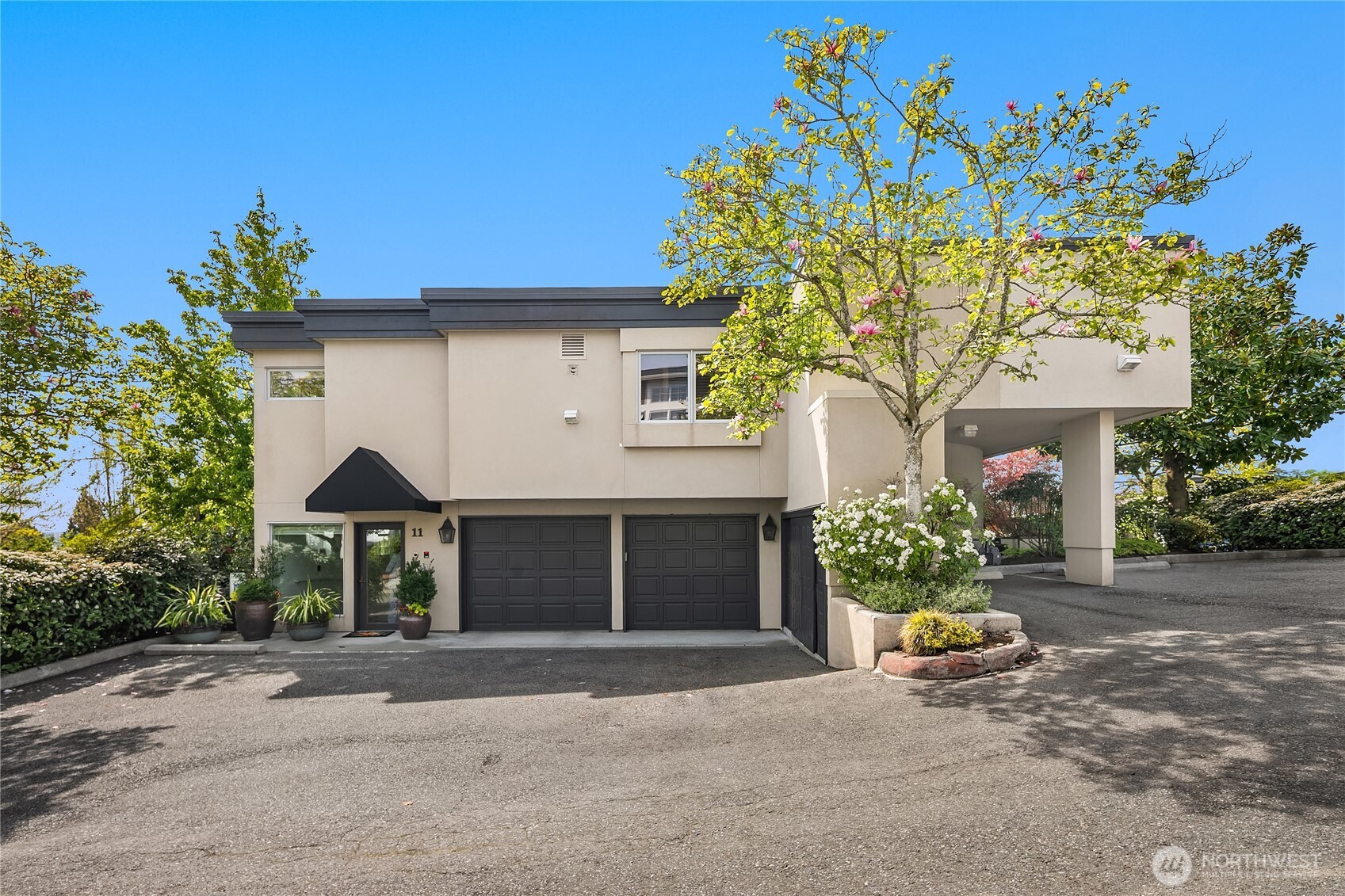 7 10th Avenue