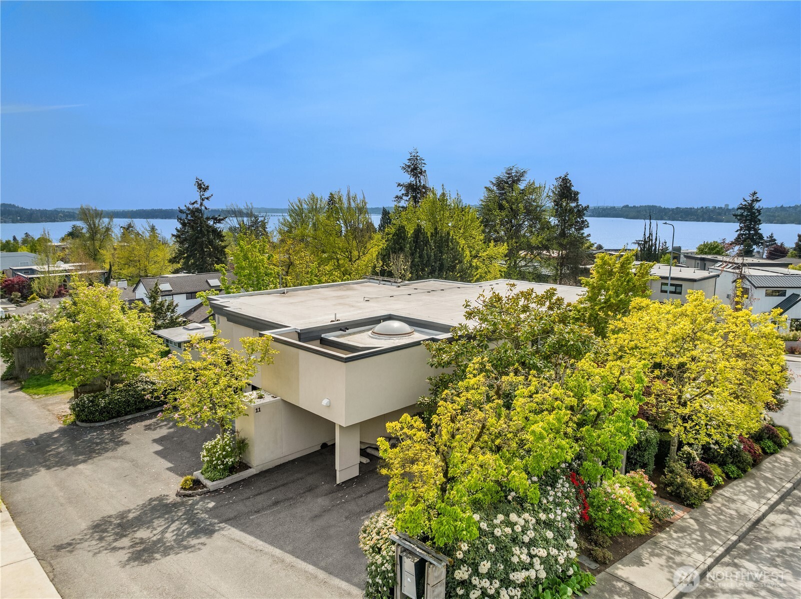 7 10th Avenue