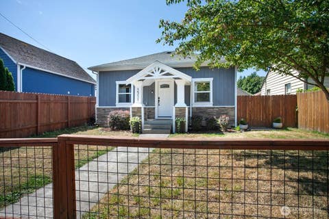 Photo of 1511 Lincoln Street, Bellingham, WA 98229 (MLS # 2557775)