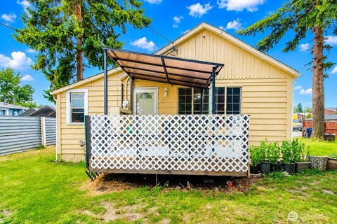 Photo of 1826 G Street SE, Auburn, WA 98002 (MLS # 2548857)
