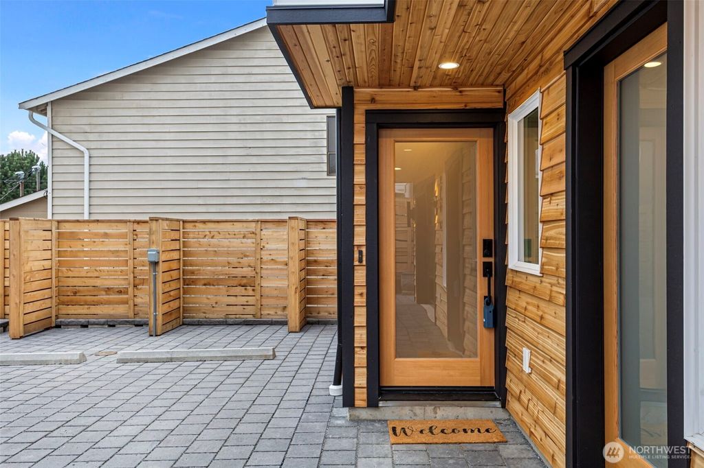 Photo of 926 NW 57th Street #B, Seattle, WA 98107 (MLS # 2473040)