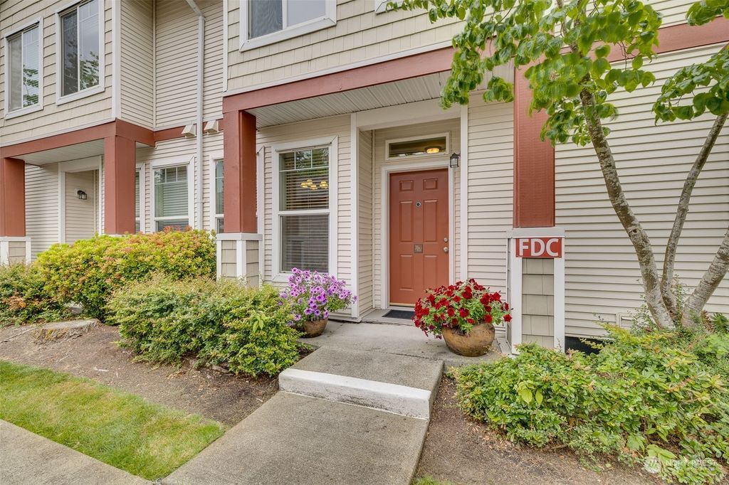 Photo of 14902 29th Avenue W #F103, Lynnwood, WA 98087 (MLS # 2280330)