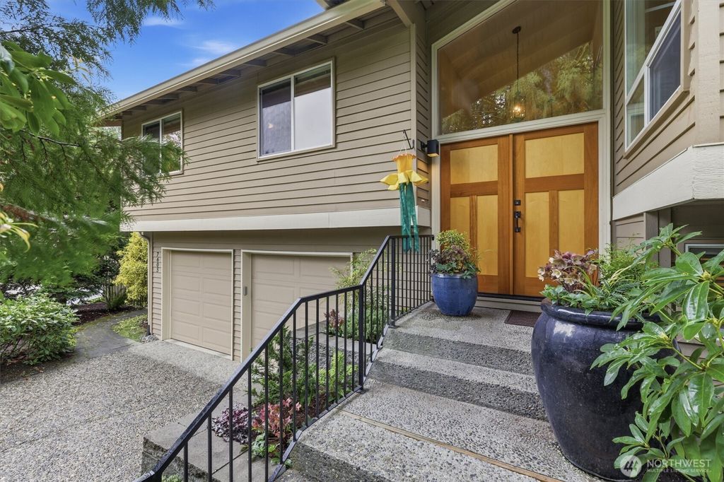 Photo of 7605 146th Avenue NE, Redmond, WA 98052 (MLS # 2466323)