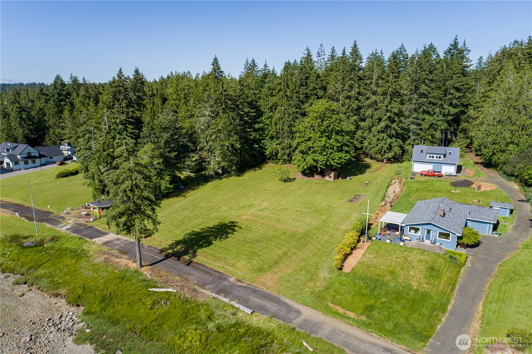 3081 E Pickering Rd