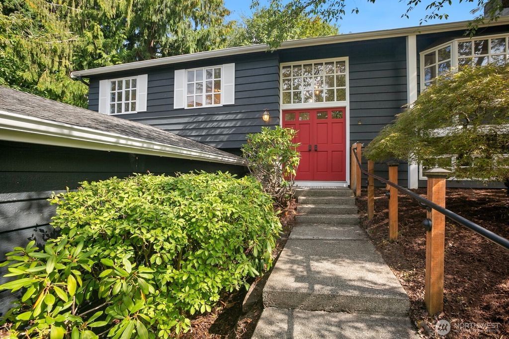 Photo of 3712 79th Avenue SE, Mercer Island, WA 98040 (MLS # 2431705)
