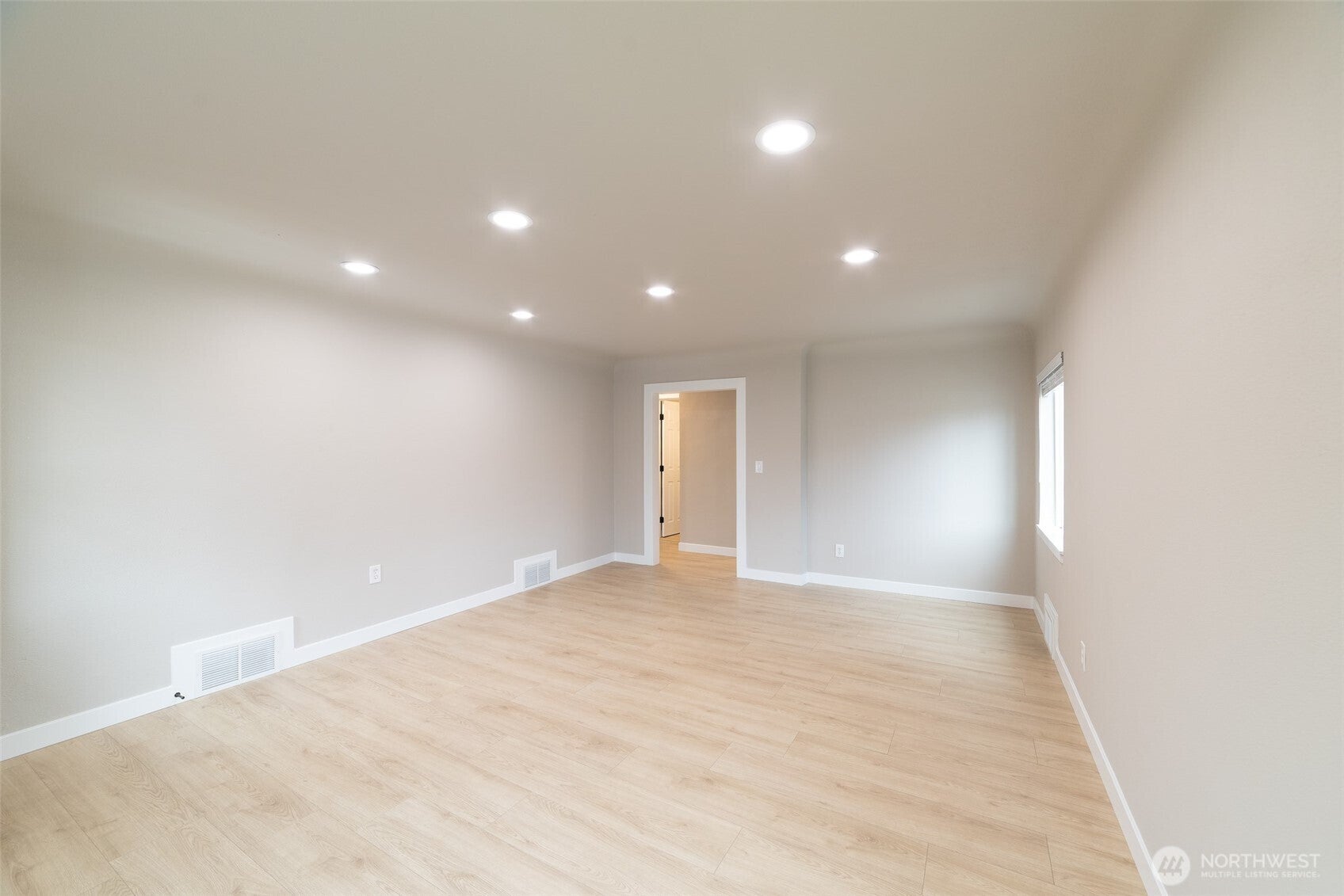 910 E MAIN Street