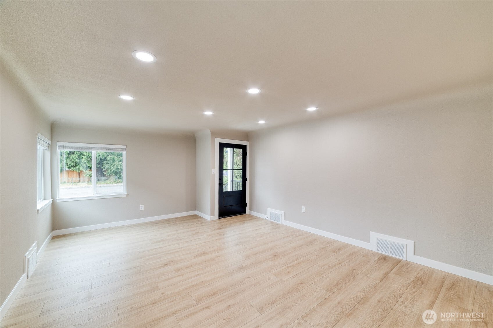 910 E MAIN Street
