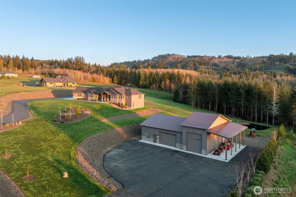 Photo of 300 Cross Creek Road, Kelso, WA 98626 (MLS # 2503224)
