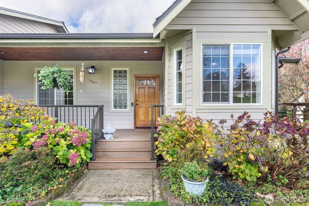 Photo of 1341 Salt Point Place E, Port Orchard, WA 98366 (MLS # 2457738)