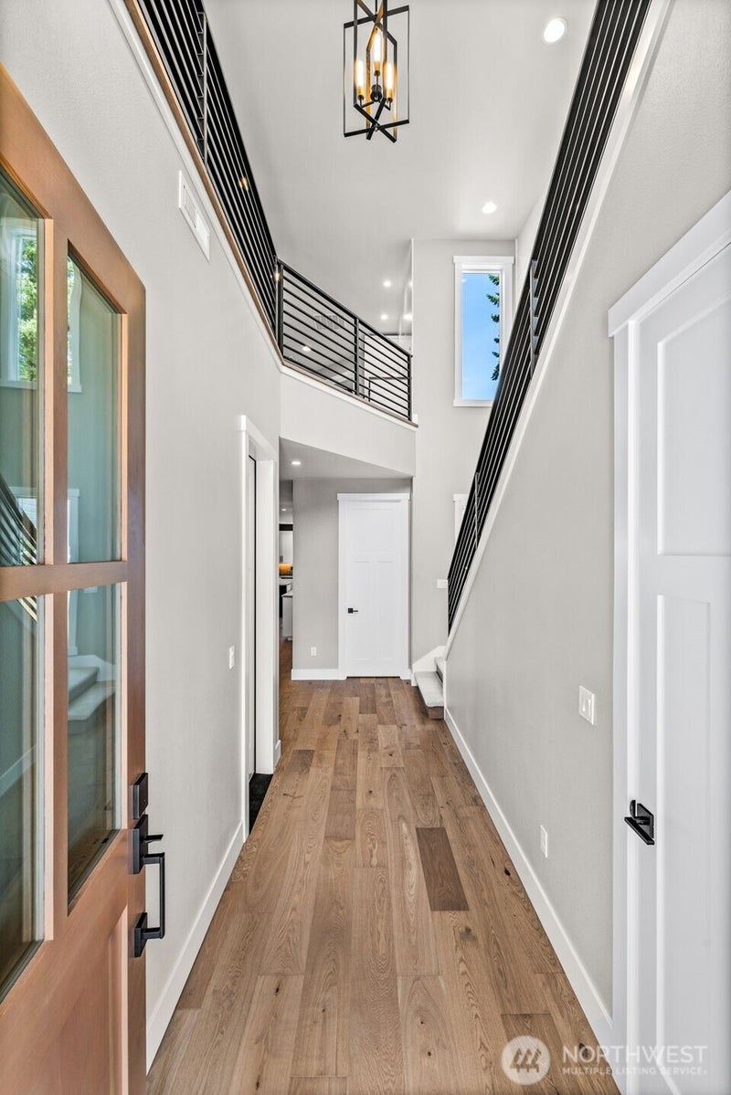 425 Ton-A-Wan-Da Avenue NE