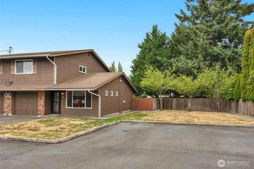 Photo of 1721 Madison Street #E, Everett, WA 98203 (MLS # 2432084)