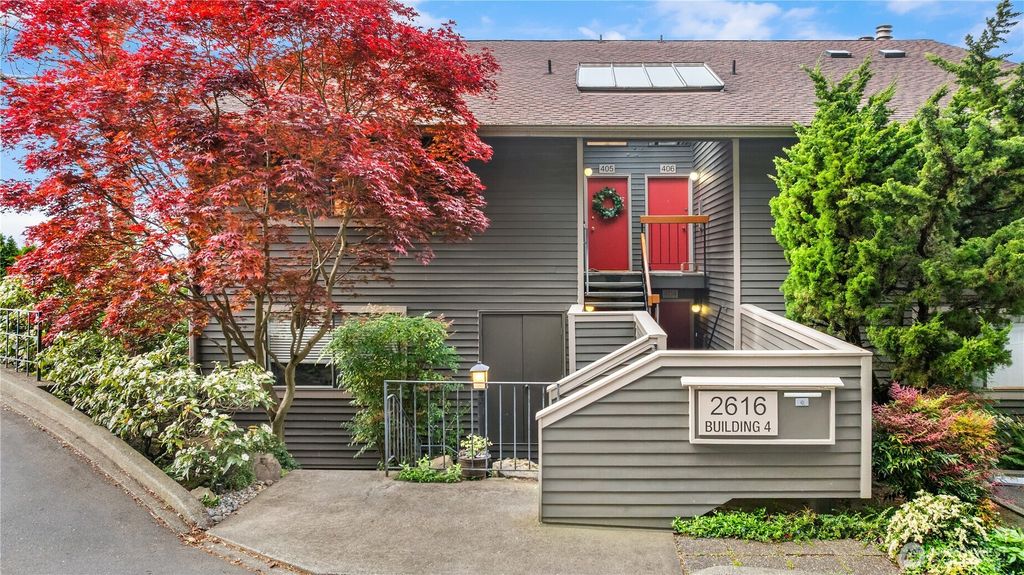 Photo of 2616 4th Avenue N #405, Seattle, WA 98109 (MLS # 2514631)