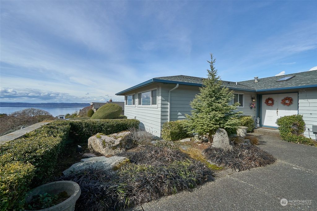 Photo of 634 S 291st Street, Federal Way, WA 98003 (MLS # 2210696)