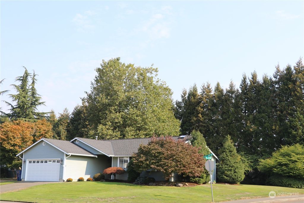 Photo of 9103 62nd Drive NE, Marysville, WA 98270 (MLS # 2005580)