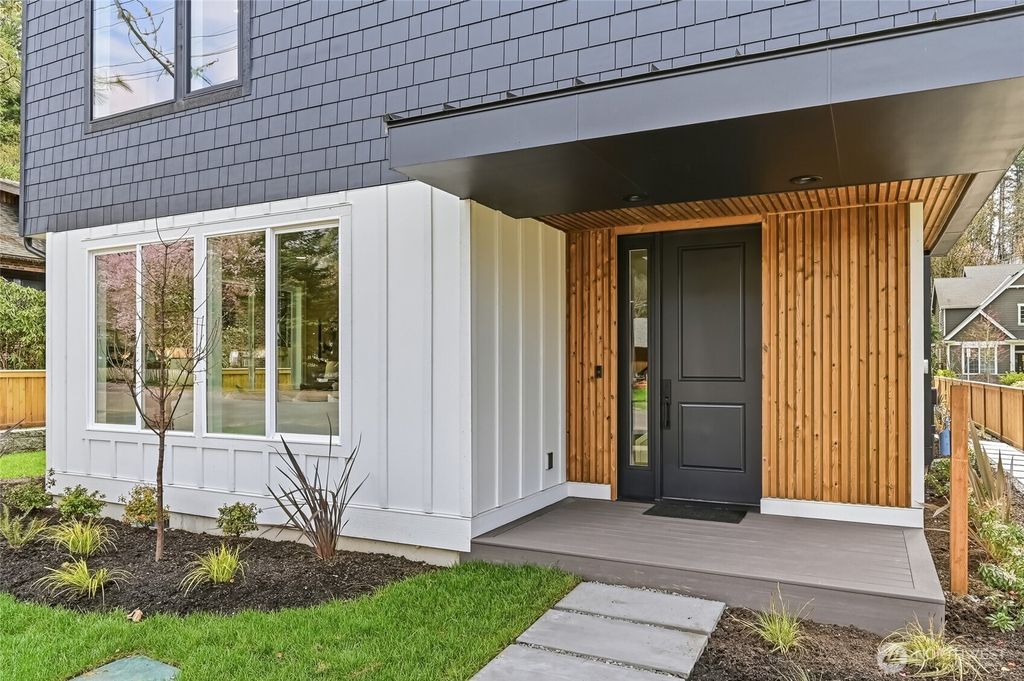 Photo of 529 SE Bush Street #A, Issaquah, WA 98027 (MLS # 2506939)