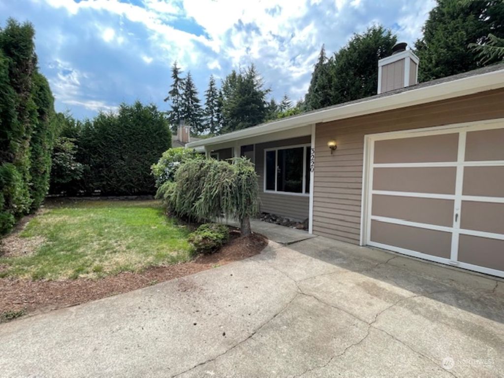 Photo of 3220 SW 340th Street, Federal Way, WA 98023 (MLS # 2209162)