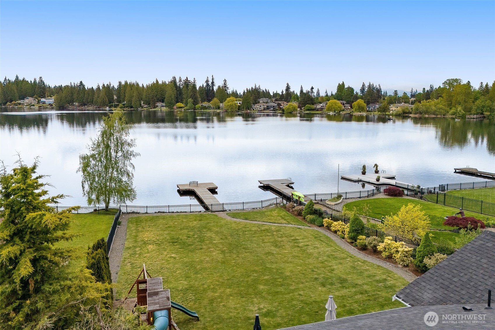 Lynnwood, Washington 98087, United States, 4 Bedrooms Bedrooms, ,4 BathroomsBathrooms,Residential,Pending,129433