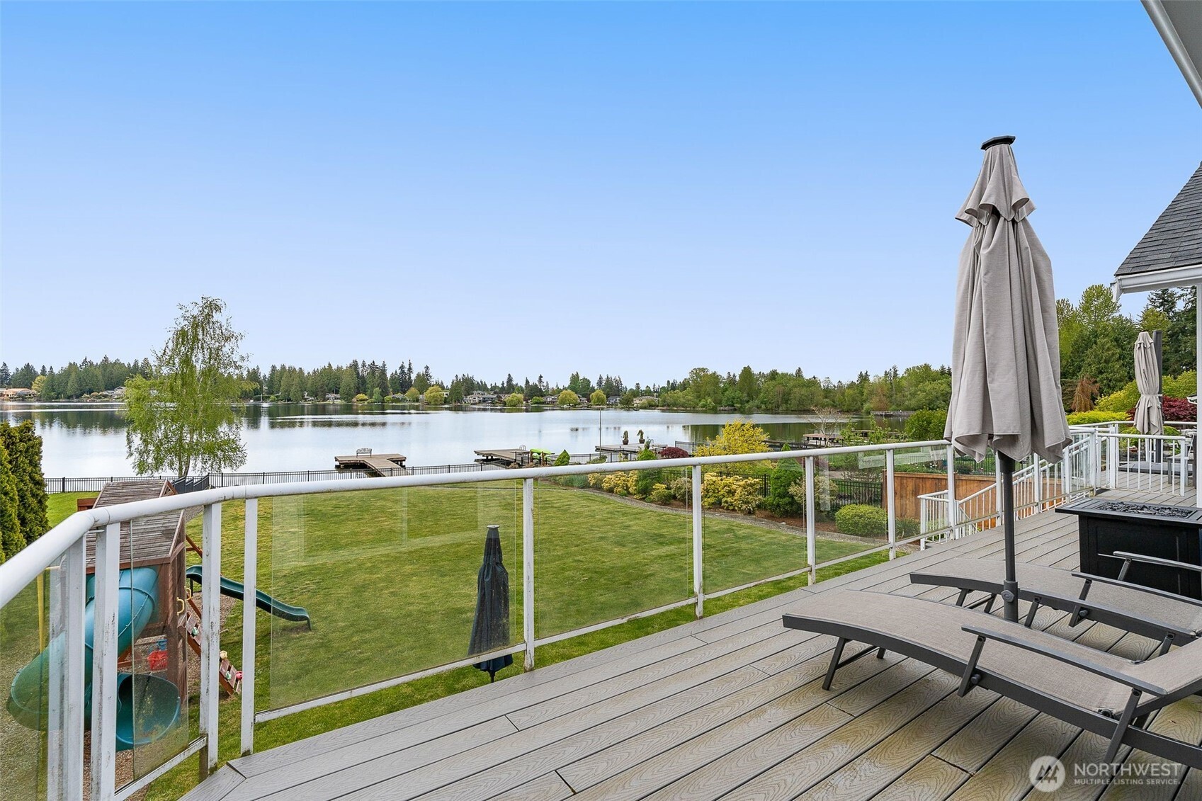 Lynnwood, Washington 98087, United States, 4 Bedrooms Bedrooms, ,4 BathroomsBathrooms,Residential,Pending,129433