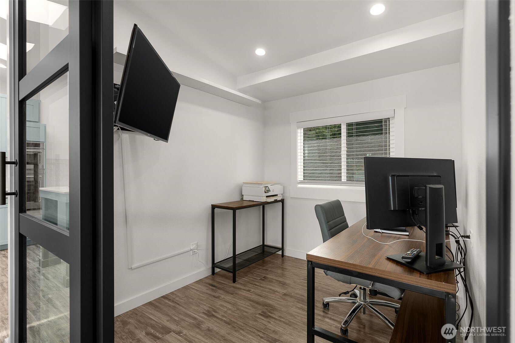 Lynnwood, Washington 98087, United States, 4 Bedrooms Bedrooms, ,4 BathroomsBathrooms,Residential,Pending,129433