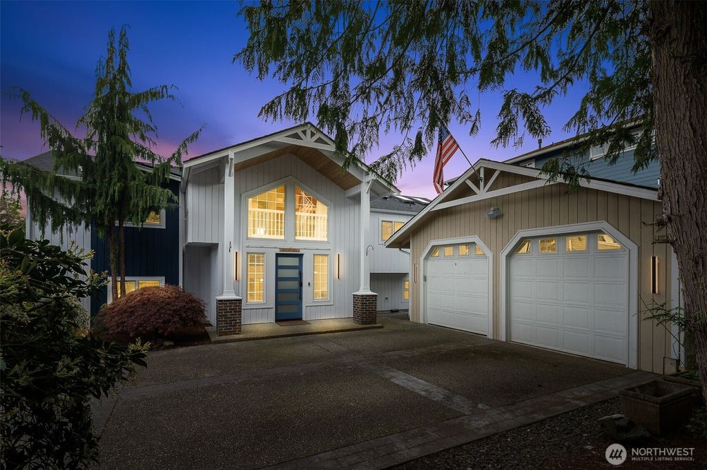 Photo of 16119 Larch Way, Lynnwood, WA 98087 (MLS # 2375271)
