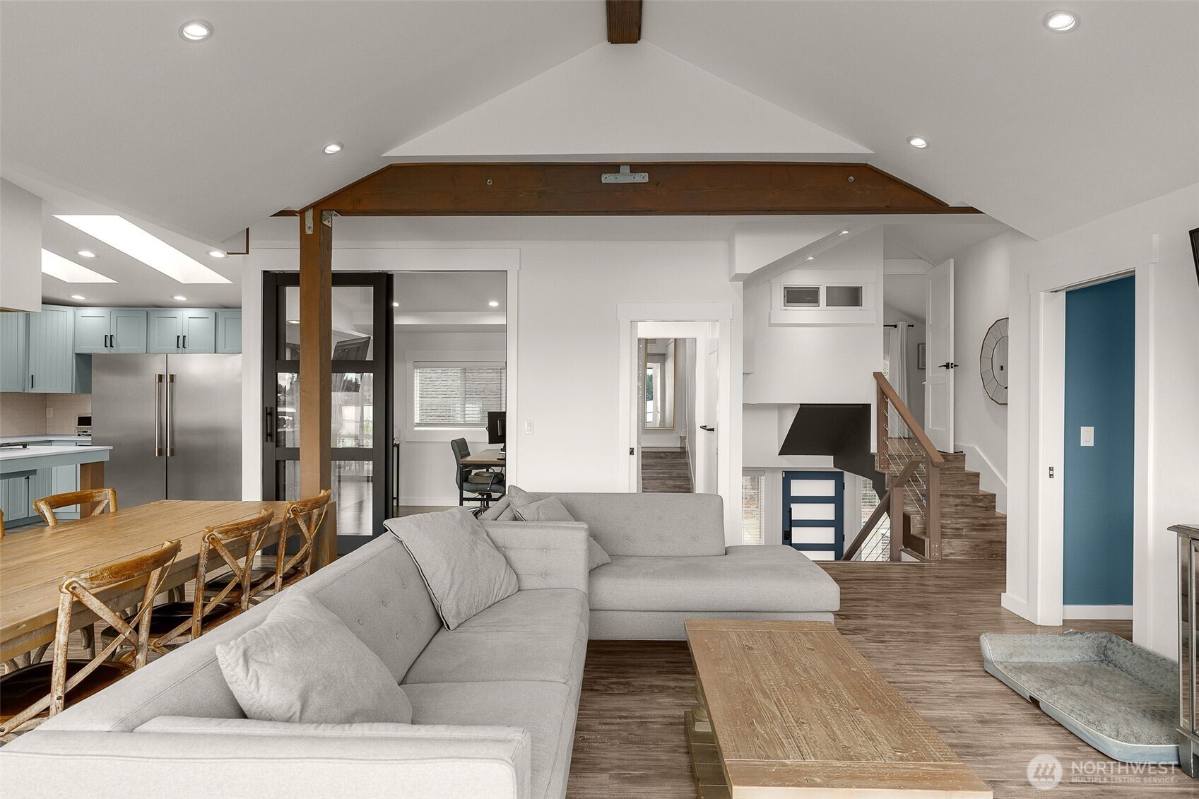 Lynnwood, Washington 98087, United States, 4 Bedrooms Bedrooms, ,4 BathroomsBathrooms,Residential,Pending,129433